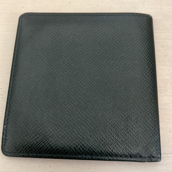 Louis Vuitton Wallet. Green. - Picture 2 of 8